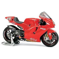 Tamiya Ducati Desmosedici - model la scara