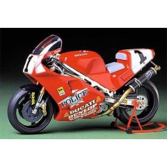 Tamiya Ducati 888 Superbike Racer - model la scara