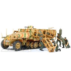   Tamiya - 1:48 Sd.Kfz.251/1 "Stuka z.Fuss" féllánctalpas - model la scara