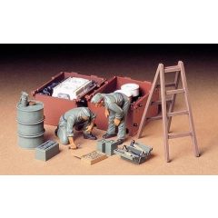 Tamiya German Tank Maintenance Crew - model la scara