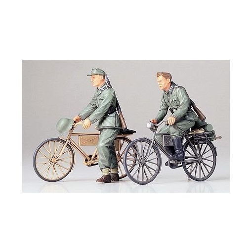 Tamiya German Soldiers with Bicycles - model la scara