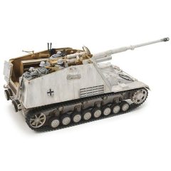 Tamiya Nashorn Heavy Tank Destroyer - model la scara