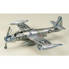 Tamiya Republic F-84G Thunderjet - model la scara