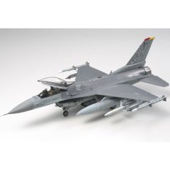   Tamiya Lockheed Martin F-16CJ - Fighting Falcon - model la scara