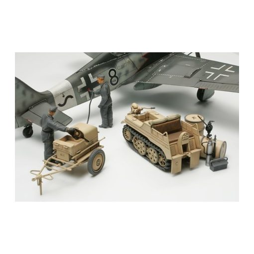 Tamiya German Kettenkraftrad w/Aircraft Power Supply - model la scara