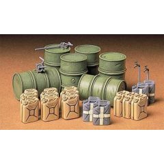 Tamiya German Fuel Drum Set - model la scara