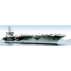 Italeri U.S.S. NIMITZ- model la scara