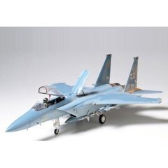 Tamiya McDonnell Douglas F-15C Eagle - model la scara