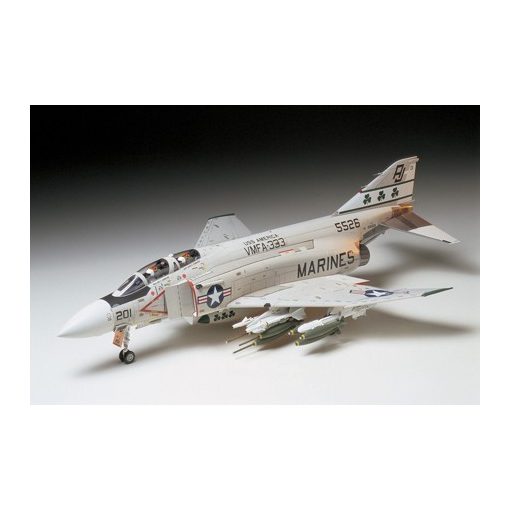 Tamiya McDonnell F-4 J Phantom II - model la scara